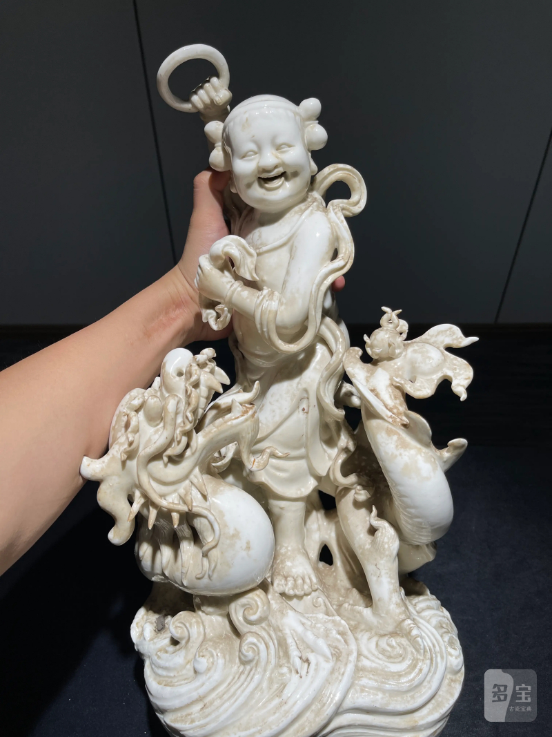 民国 白釉哪吒闹海瓷塑 - 图2